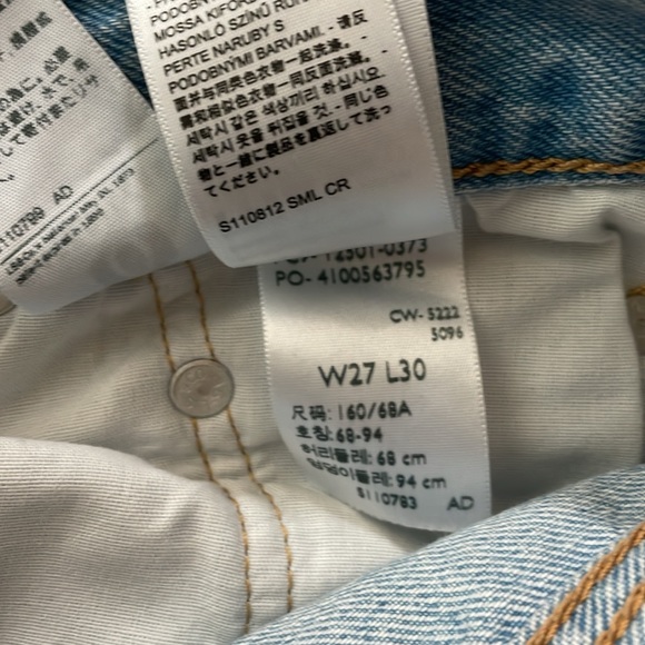 Levis - Picture 2 of 3